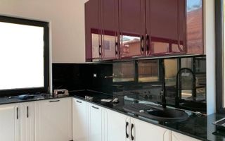 Casă spațioasă cu finisaje de lux și teren generos - Poză 3