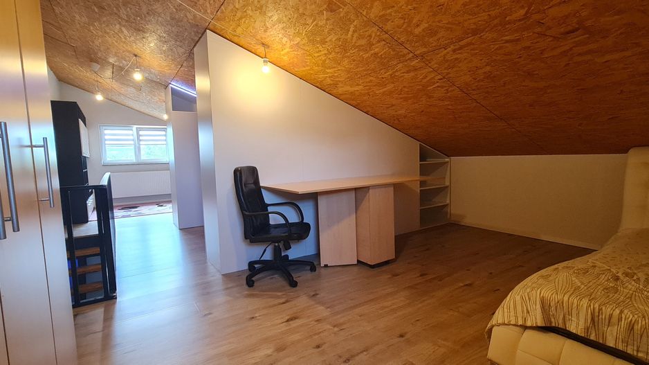 Casa semimobilata semiutilata modern cartier Izvor Tarlungeni Brasov - Poză 21