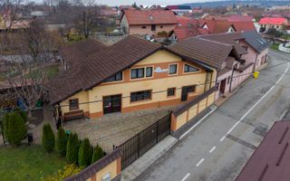 Proprietate mixtă cu spațiu comercial și locuință, Cristian - Poză 2