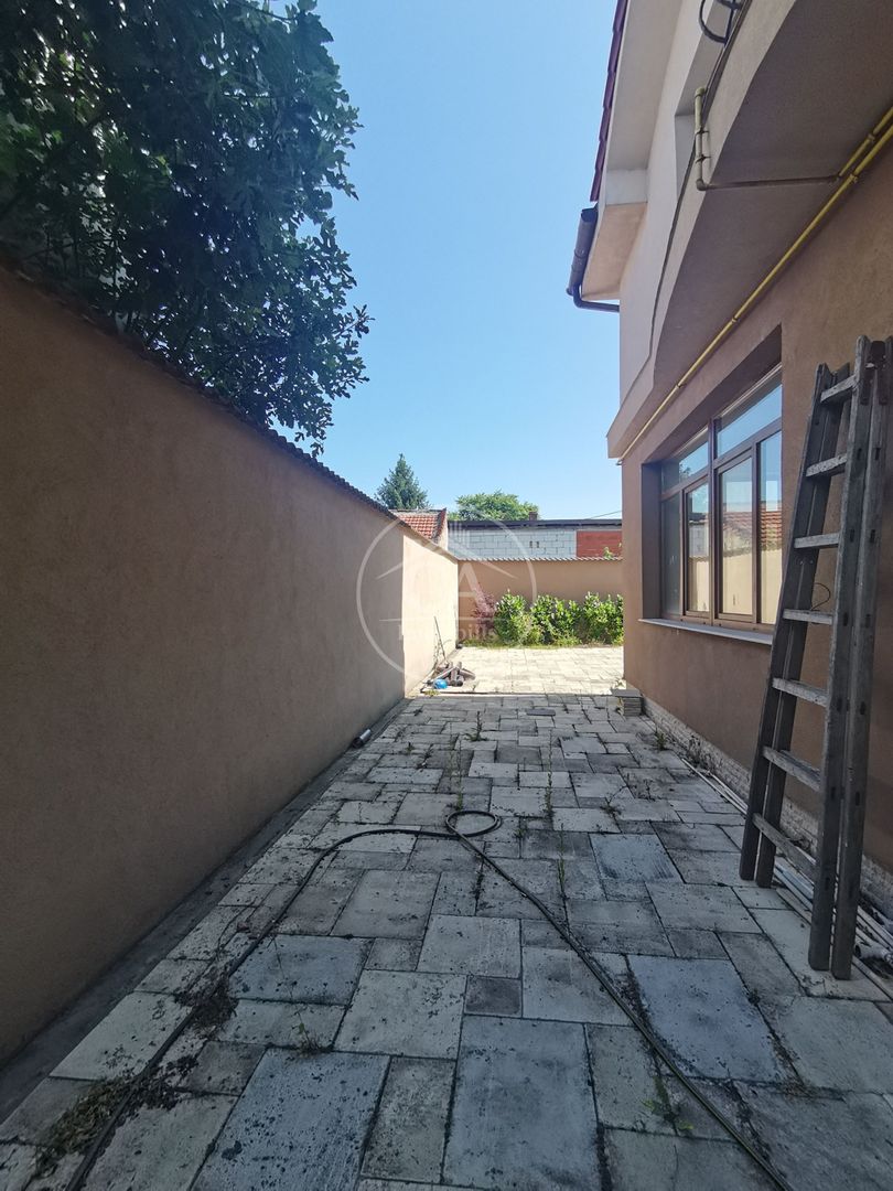 Casa de închiriat cu 7 camere în zona Dimitrie Cantemir, Oradea - Poză 26