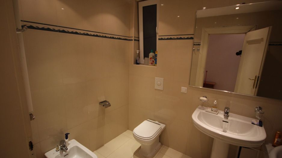 Apartament deosebit cu 3 camere în zona P-ta Victoriei - Poză 7