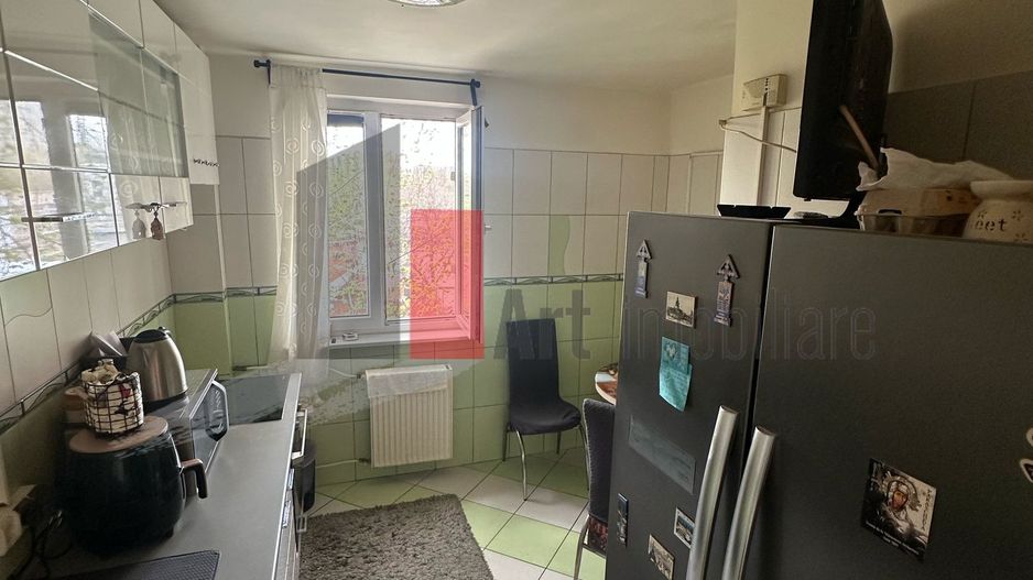 Apartament cu 3 camere în Zona 1Decembrie - Poză 5