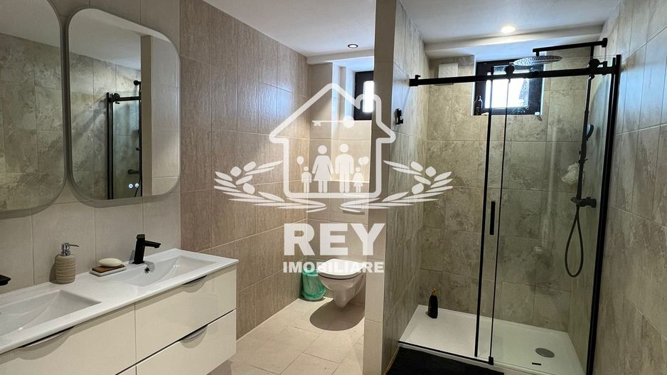 Vila / Hotel de vânzare în Păltiniș - Poză 10