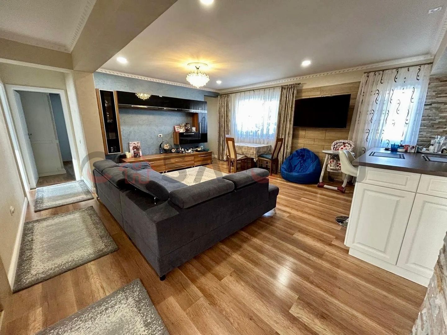 Apartament exclusivist – singur pe nivel, stradă privată, zonă de case! - Poză 2