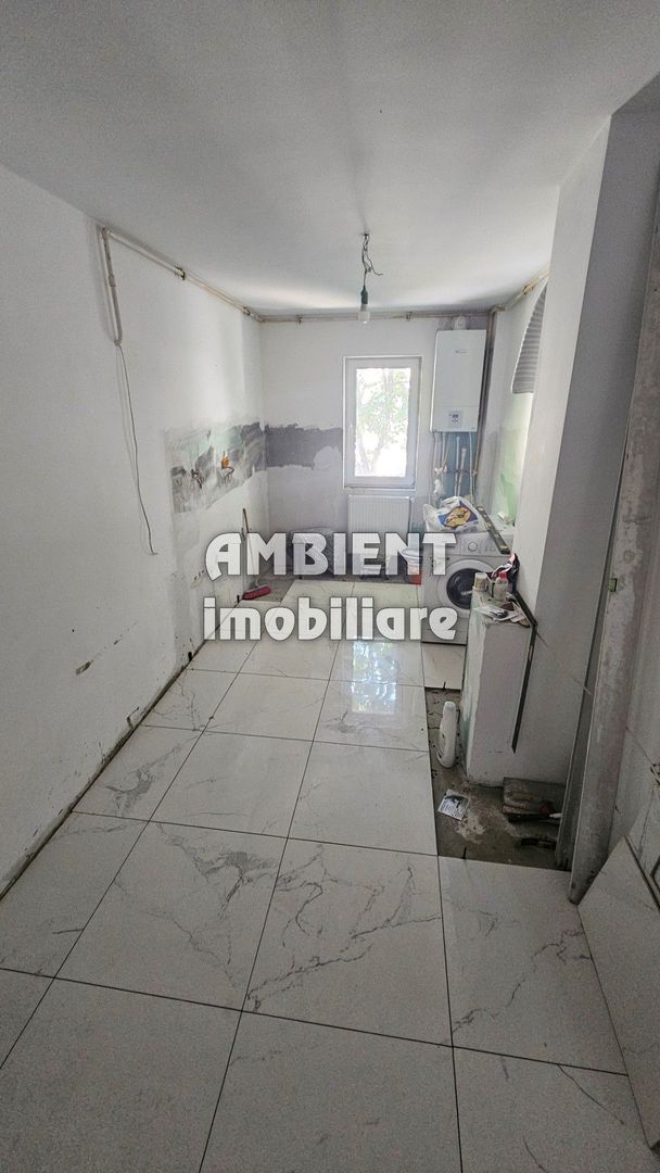Apartament cu 4 camere, partial renovat, etaj 3, zona Donici. - Poză 9