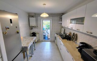 Apartament de 3 camere, 76mp, decomandat, zona Nicolae Titulescu - Poză 1