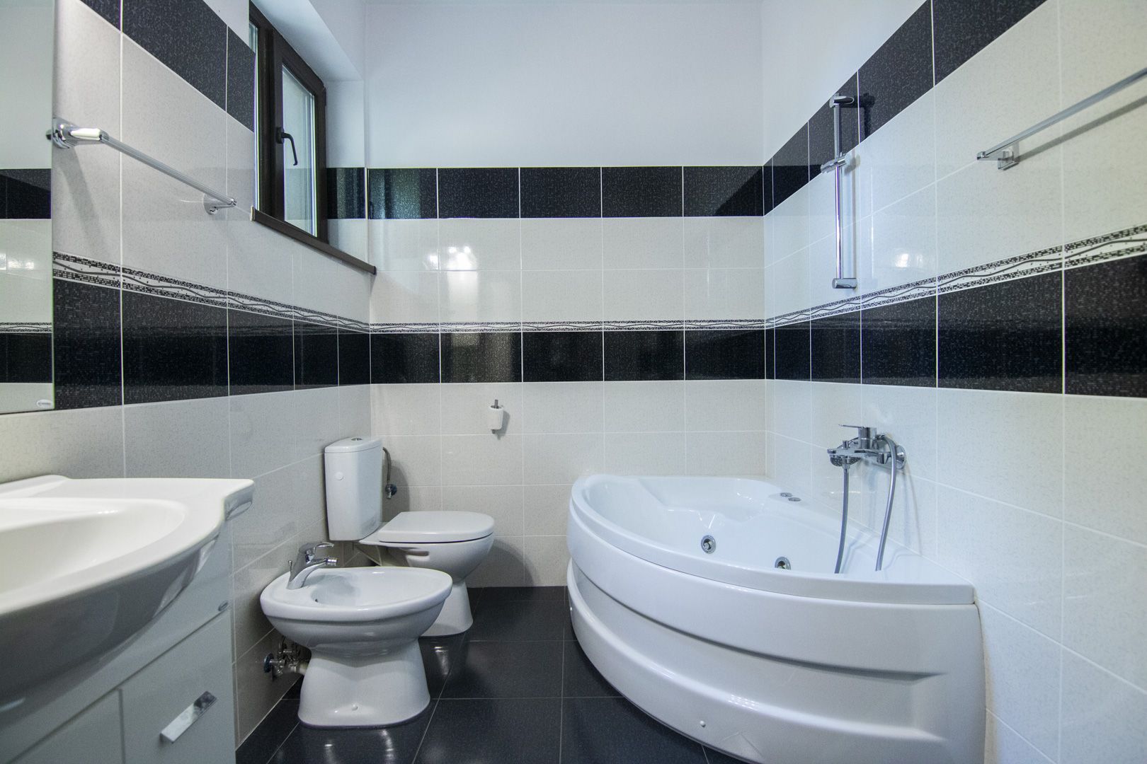 Casă / Vilă, 5 camere, teren 690 Mp., Prelungirea Ghencea - Maracineni - Poză 40
