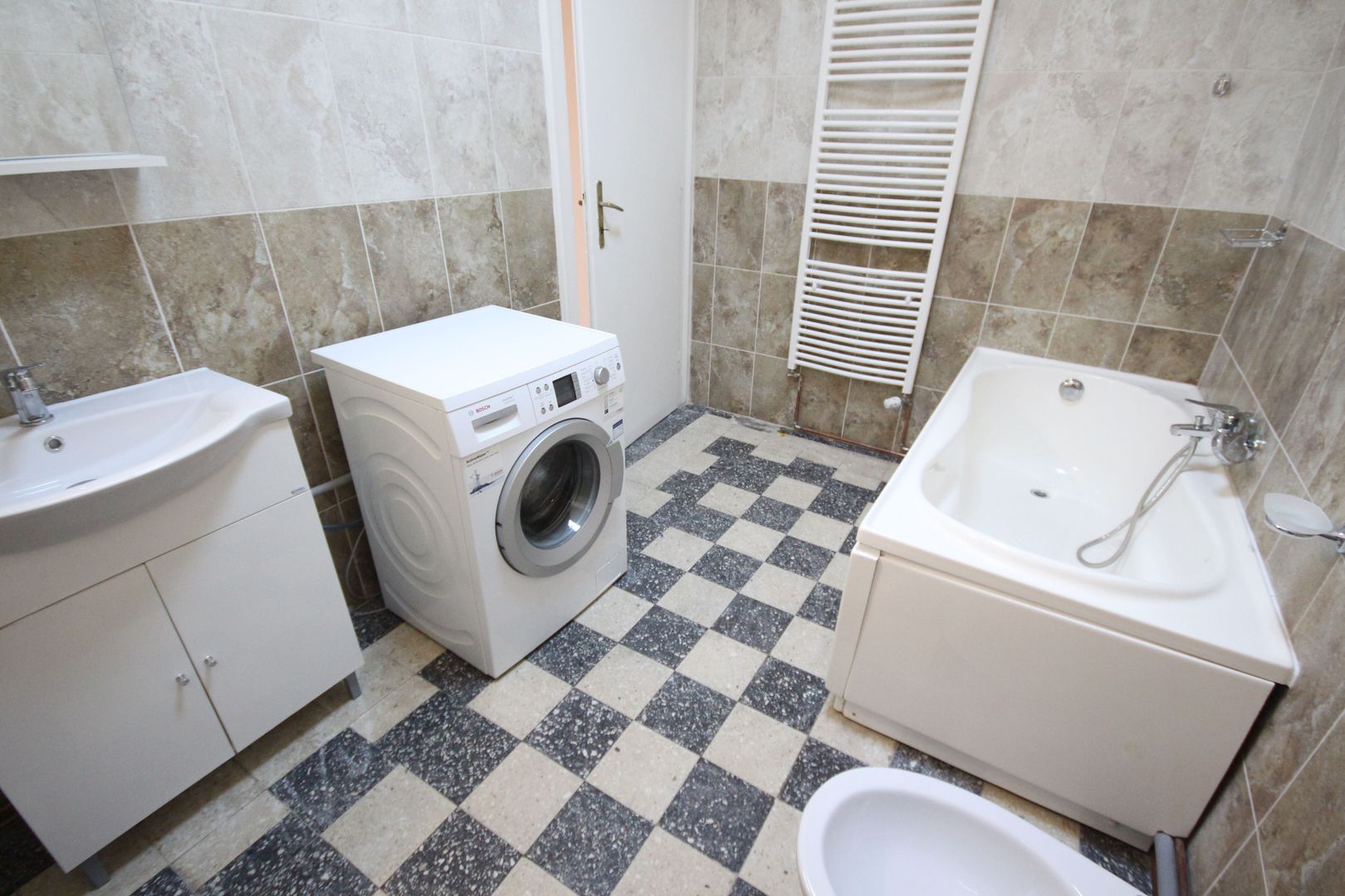 Spatios si renovat - Poză 11
