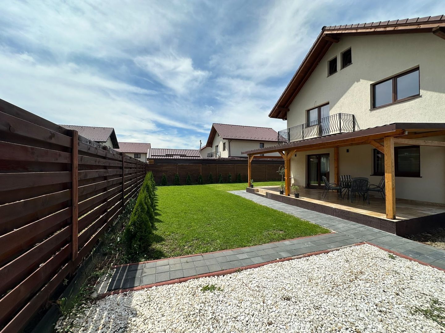Casă single de vânzare - Cartier Izvor - Poză 8