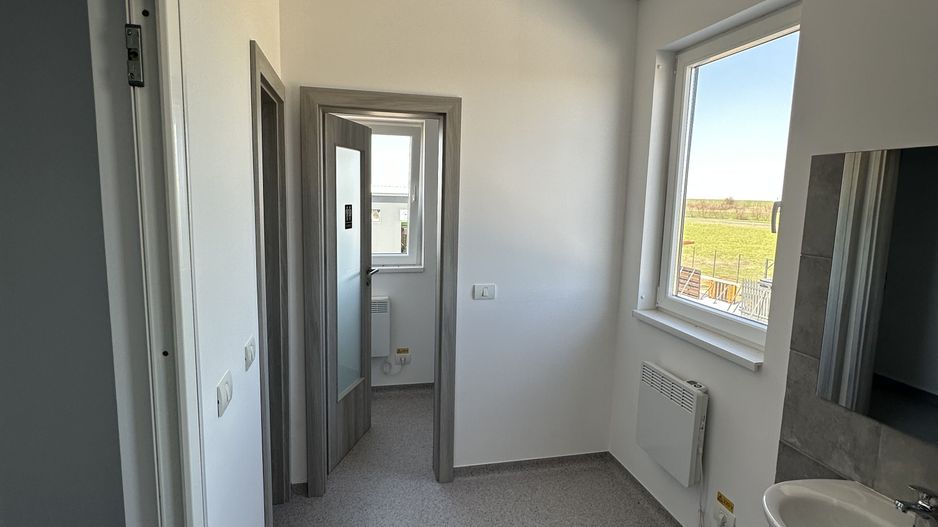 Hala depozitare cu birouri zona de N - Poză 21