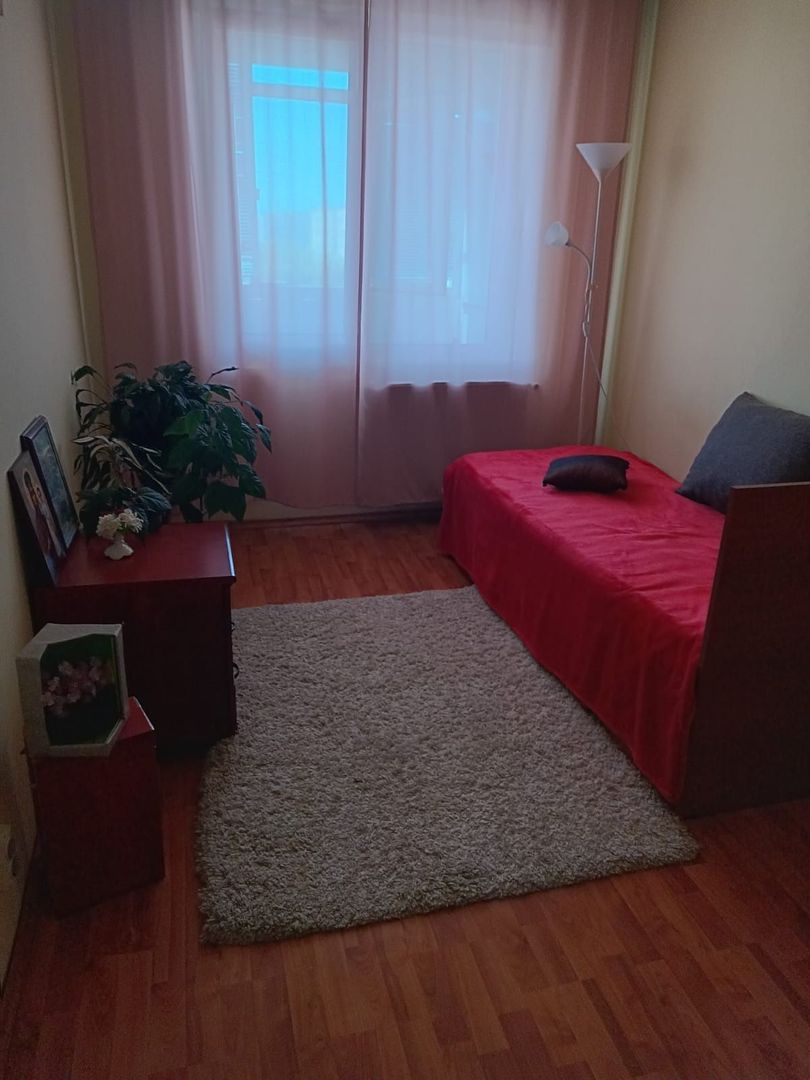 Apartament 4 camere. Zona Panselelor. Cu Centrala. - Poză 2