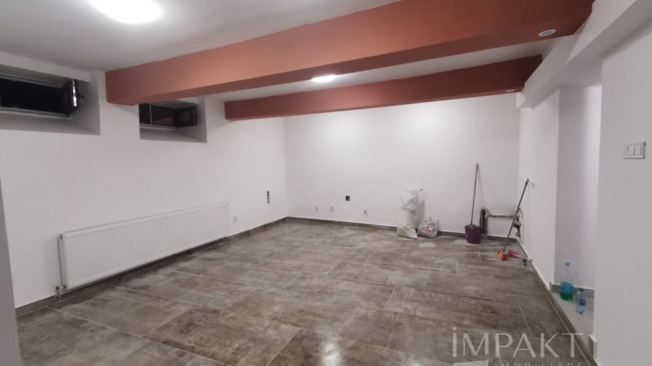 De vanzare -spatiu birouri 2 camere - Centru - Poză 2