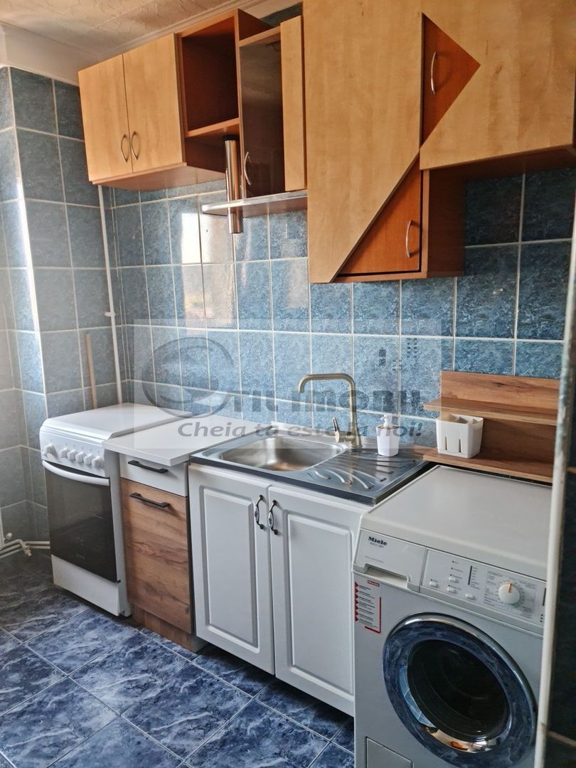 Ap 2 camere decomandat– 57 mp, Etaj 10, Renovat - 370 Euro - Poză 6