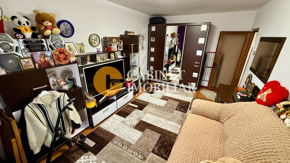 2 Camere Decomandat Renovat - Zona Dacia, Statia Bicaz - Poză 1