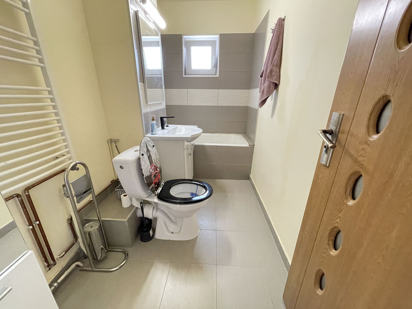 Apartament cu trei camere în bloc izolat -zona Aradului - Poză 14