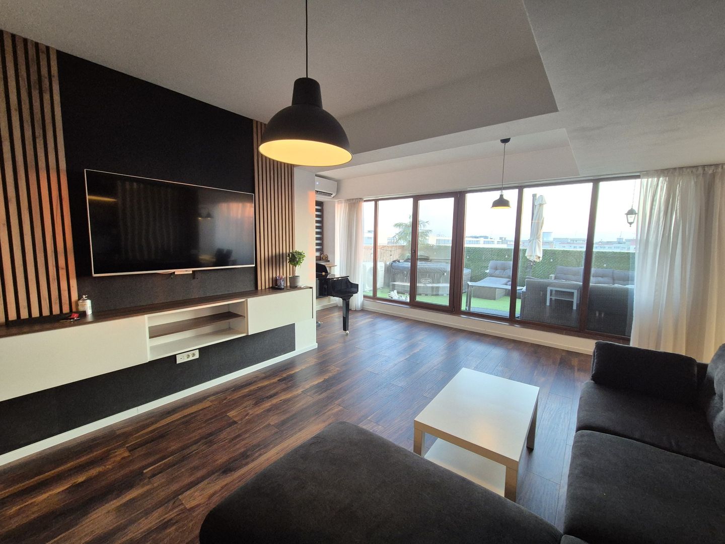 Penthouse 104,97 mp + 192,81 mp terase - piata Sudului - Poză 2