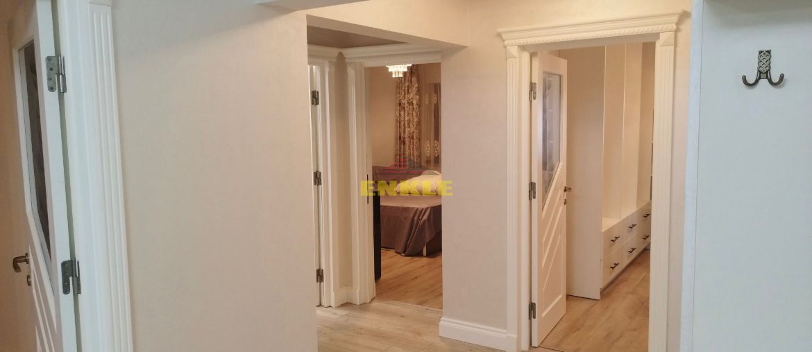 De inchiriat apartament cu 3 camere, zona Piata Mare - Poză 1