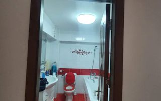 De vânzare apartament cu 4 camere decomandat, zona Piața Mare - Poză 5