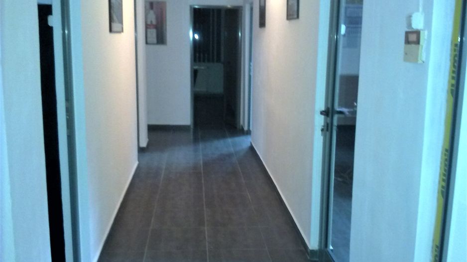 Cladire depozit si birouri cu chirias-Oportunitate investitie - Poză 8