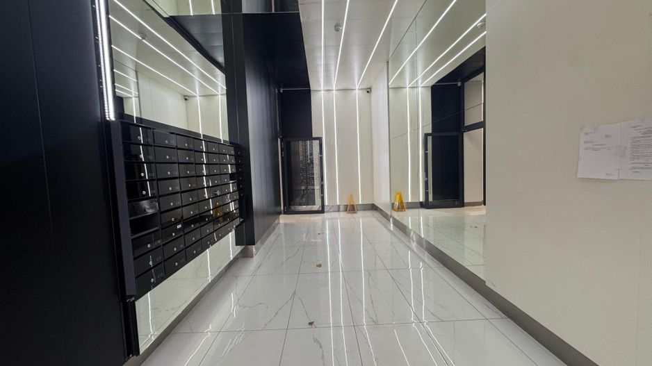 2 CAMERE | THE ADDRESS 102 || BARBU VACARESCU - Poză 16