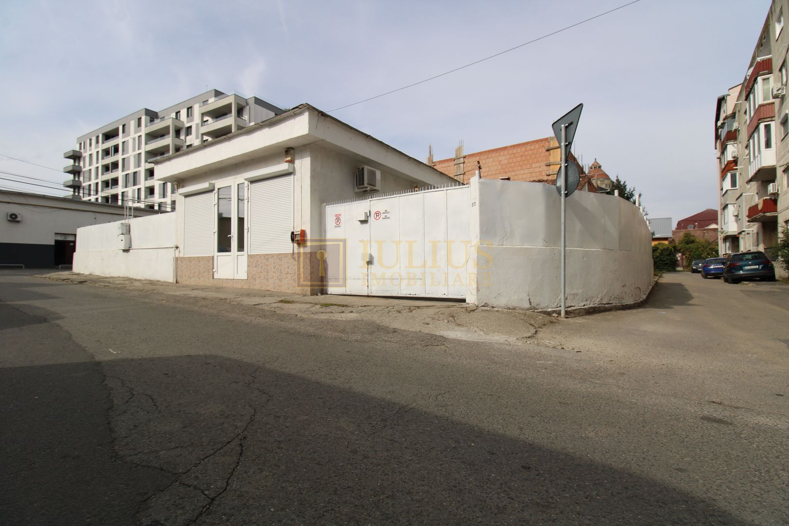 SAD,Birou/spatiu comercial, garaj, curte, centrala proprie, Zona Simion Barnutiu - Poză 2