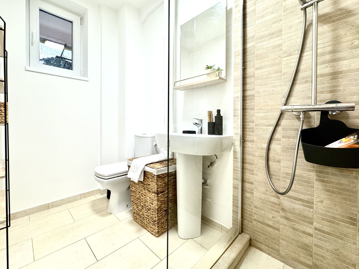 2 camere central vis-a-vis de Posta Mare - Poză 25