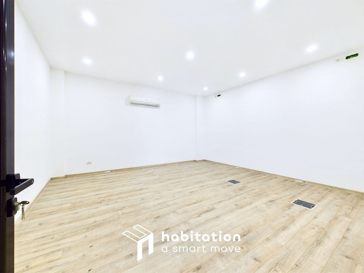 Clădire de birouri de vânzare în Dumbrăvița - Poză 8