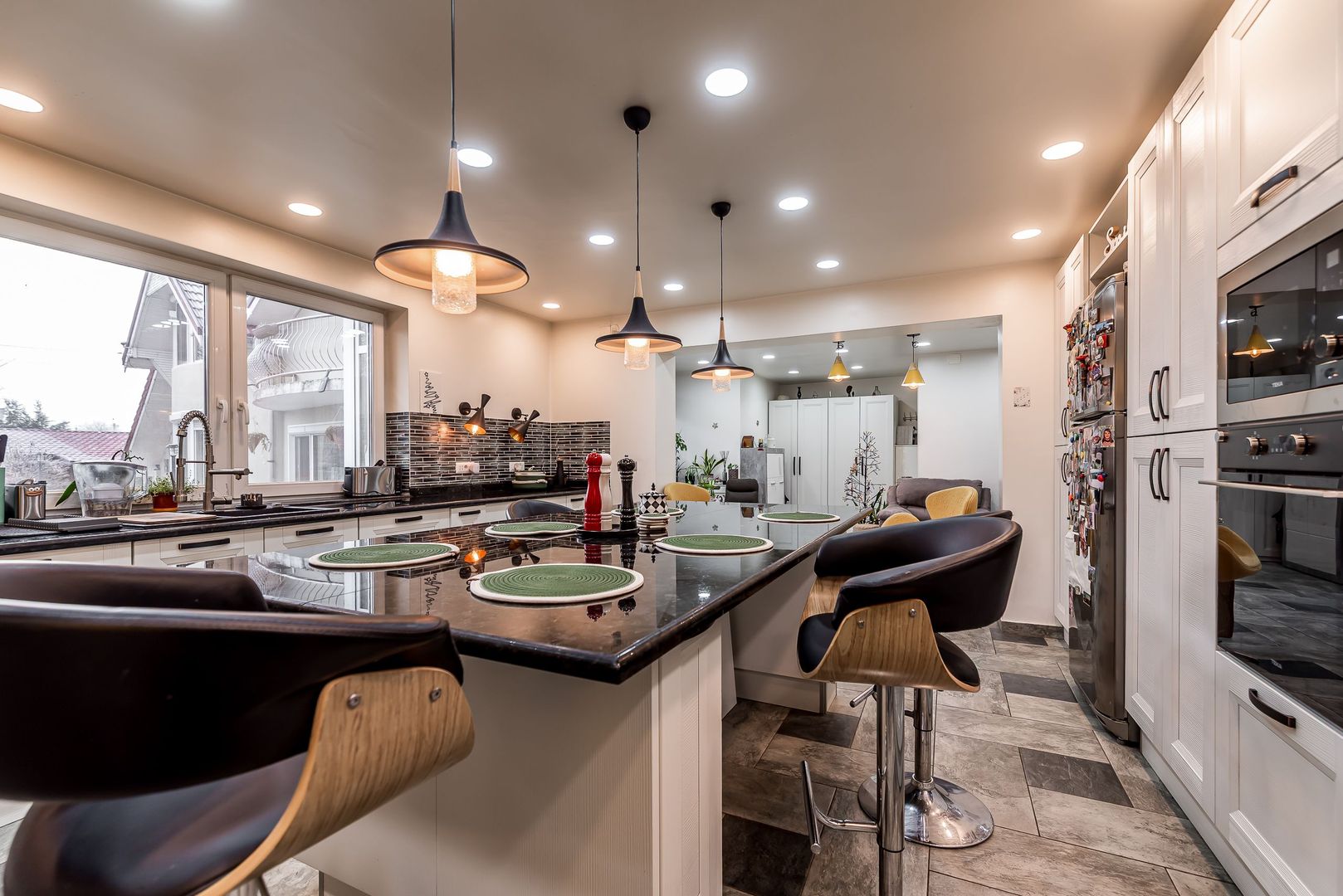 Casă cu 5 camere în Aradul Nou – locul unde liniștea devine acasă - Poză 2