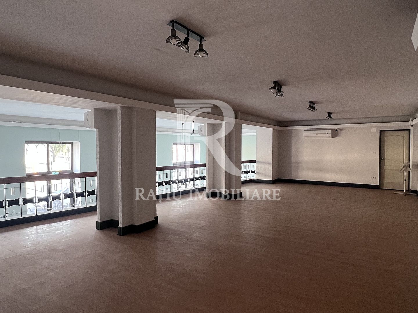 Spațiu Comercial în Imobil Istoric | Locație Ultracentrală | Oradea - Poză 8