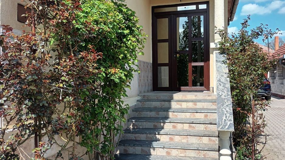 Casa de vanzare in localitatea Balc - Poză 1