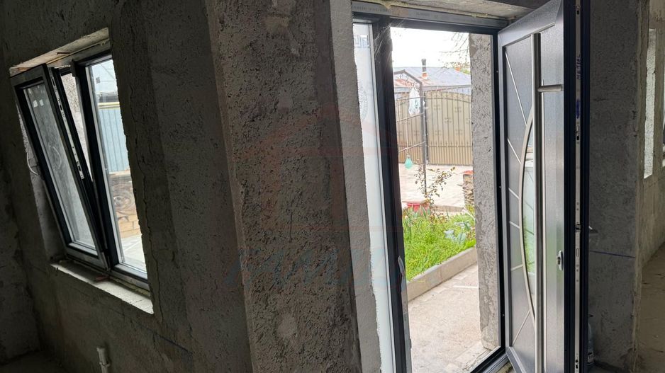 114.000 Euro- casa 3 dormitoare, 2 grupuri sanitare, zona Arcasilor - Poză 7