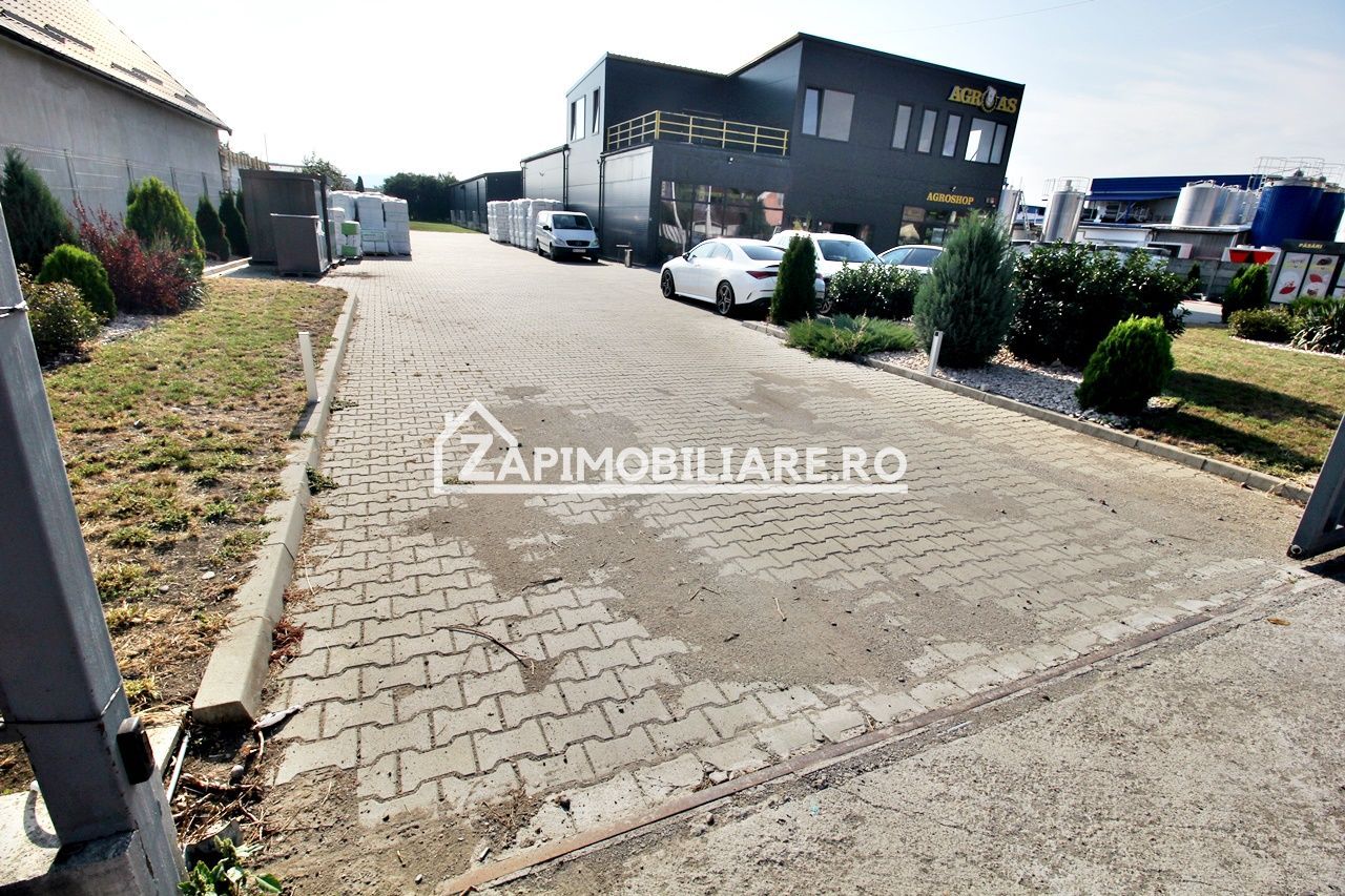 2 Hale noi cu suprafete de 590 si 578mp,teren 4200mp.stradal - Poză 1
