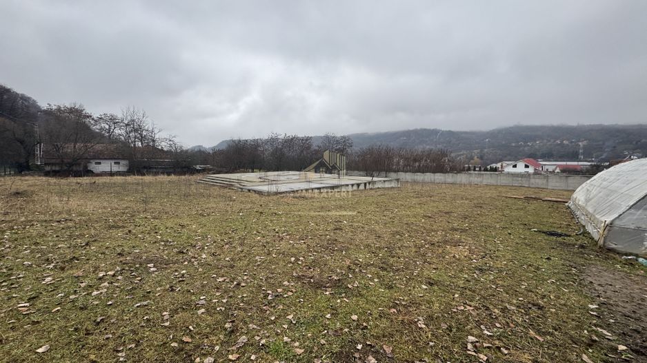 TEREN INTRAVILAN 2200 MP CAMPULUNG ARGES - Poză 36