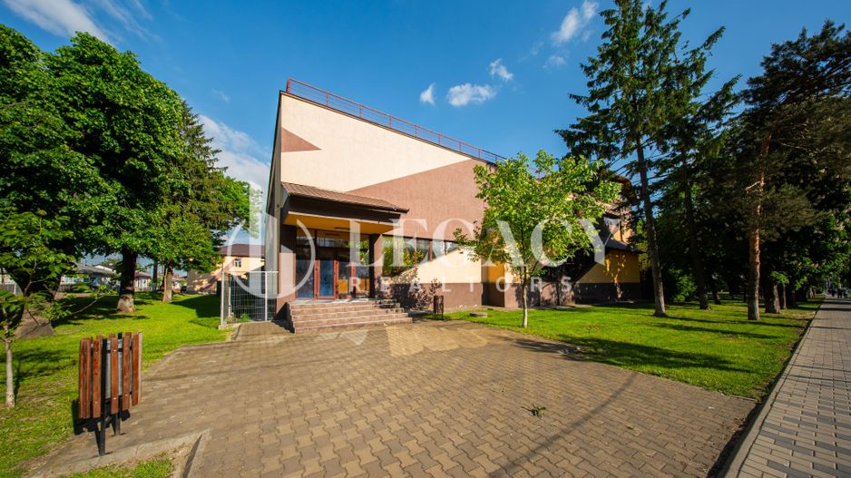 Clădire comercială cu potențial major de dezvoltare - Săveni, Botoșani - Poză 1