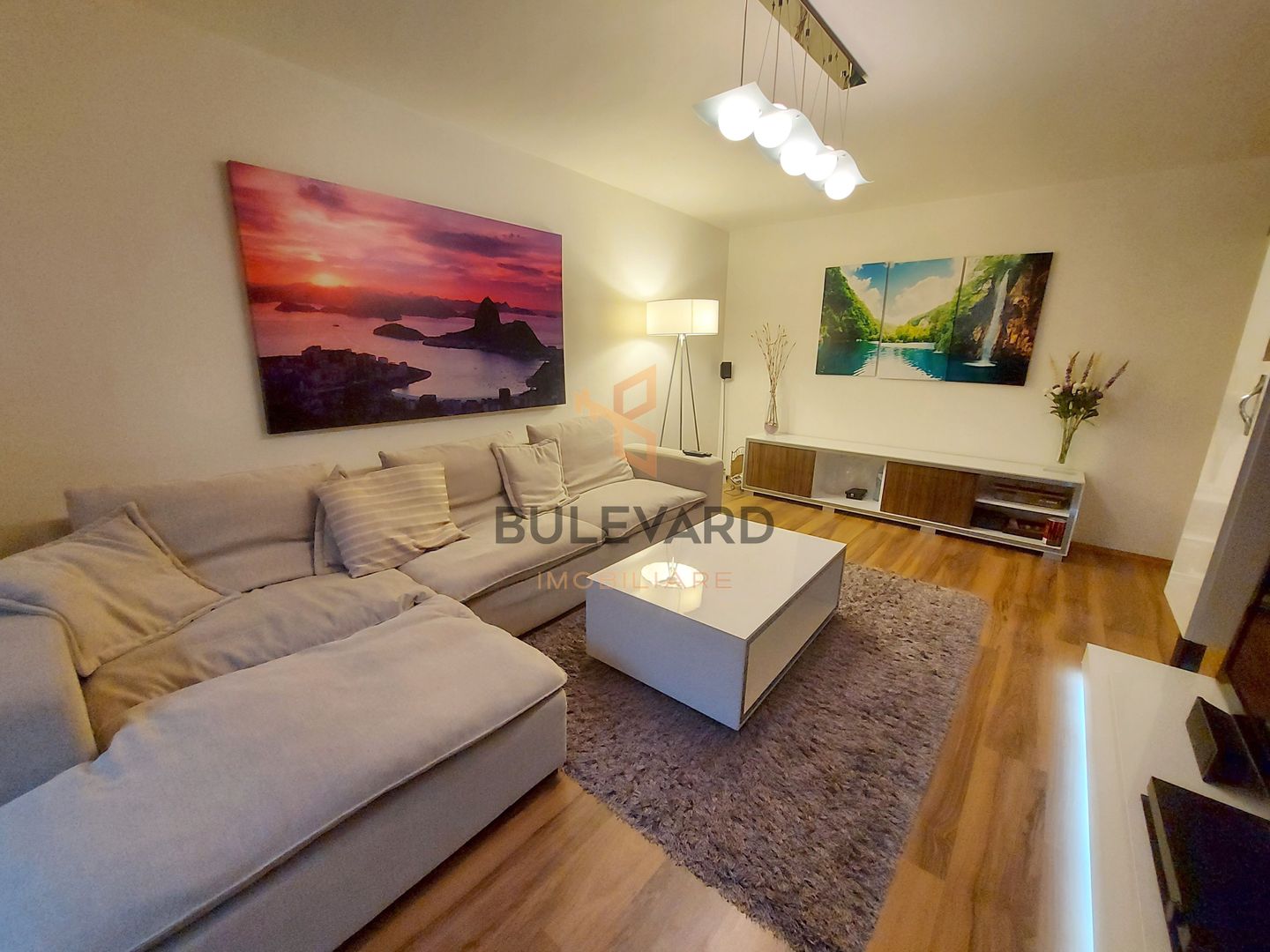 Apartament cu 4 camere decomandate B-dul 21 Decembrie 1989! - Poză 3