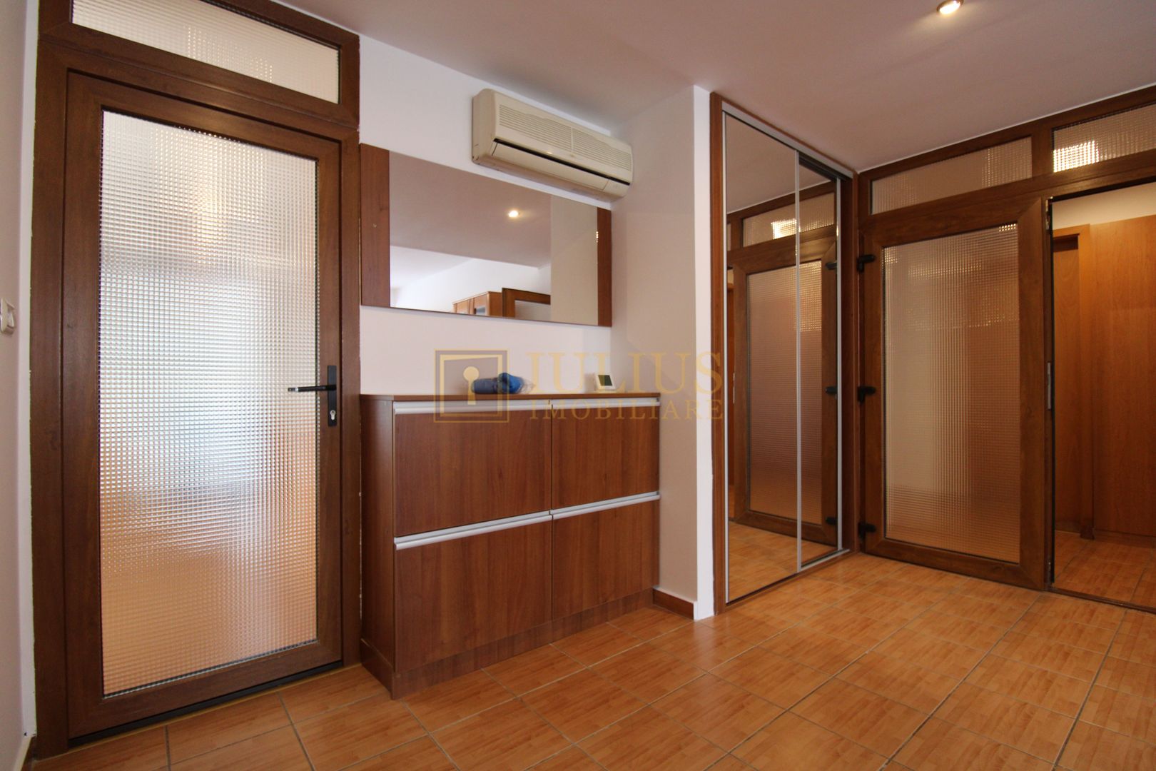 Zona Aradului, 4 camere + 2 bai, centrala proprie - Poză 4