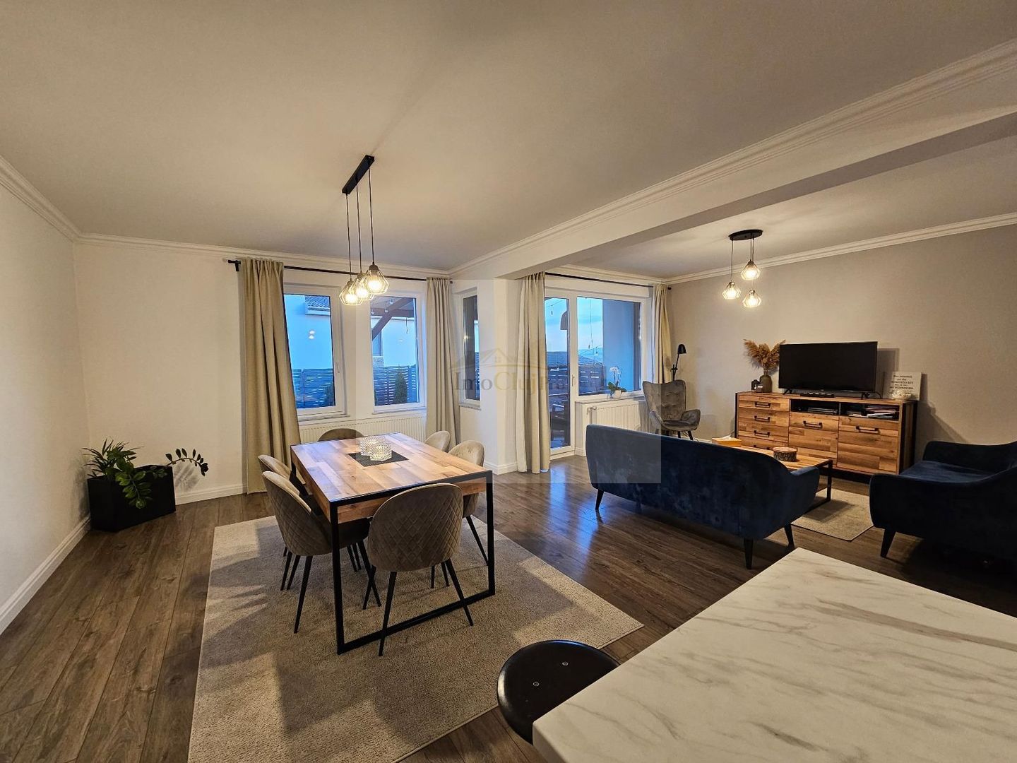 Casă spațioasă cu 4 camere și curte proprie – ideală pentru familie - Poză 2