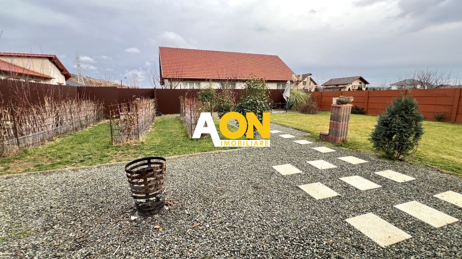 Casa de vanzare - 5 Camere, 2 Bai,  Garaj, 1000mp Teren - Poză 42