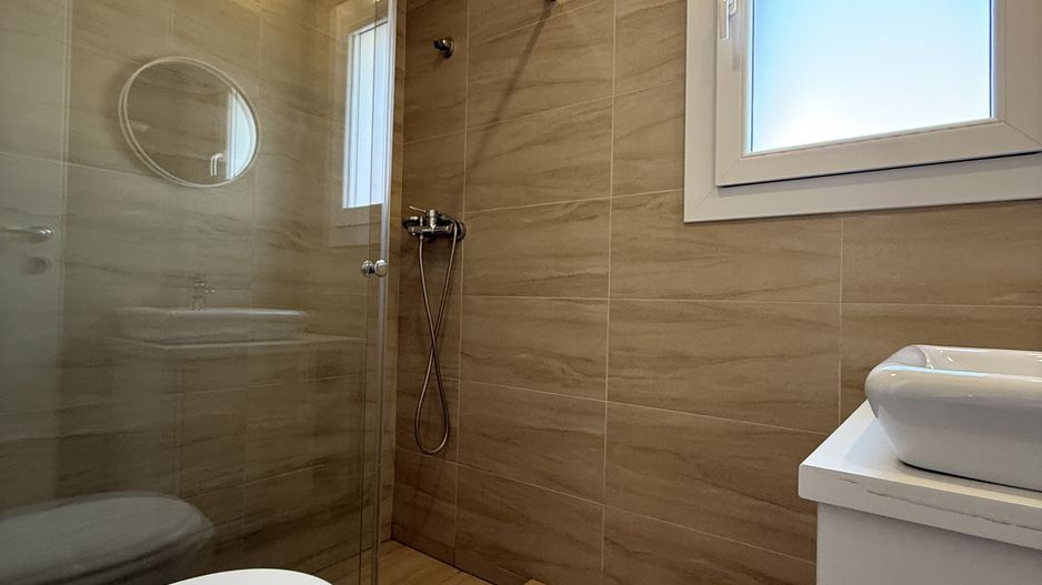 Vila cu 2 dormitoare si 3 bai | Cosmopolis | aproape de Mall | Piscina - Poză 18