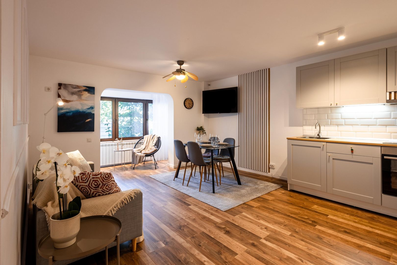 AP. 3 CAMERE PIATA SUDULUI, LOC PARCARE, 100 MP UTILI, METROU 14 MIN - Poză 3