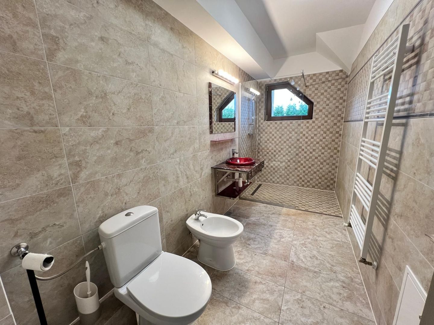 Casa cu 7 camere | 3 balcoane | Garaj | 220 mp + 80 mp curte | Cartier Panorama - Poză 29