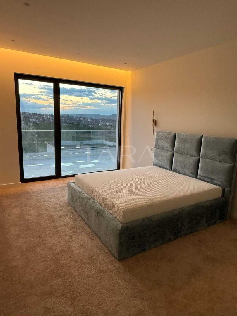 Vilă exclusivistă cu terasă panoramică și finisaje premium - Poză 3