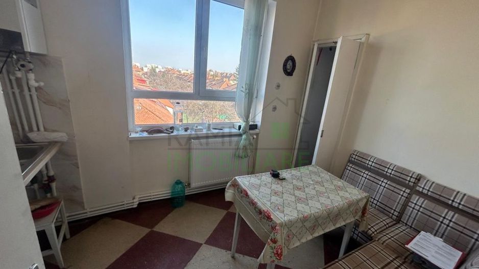 Apartament 2 camere decomandat Tractorul etaj 3 centrală termică nouă - Poză 6