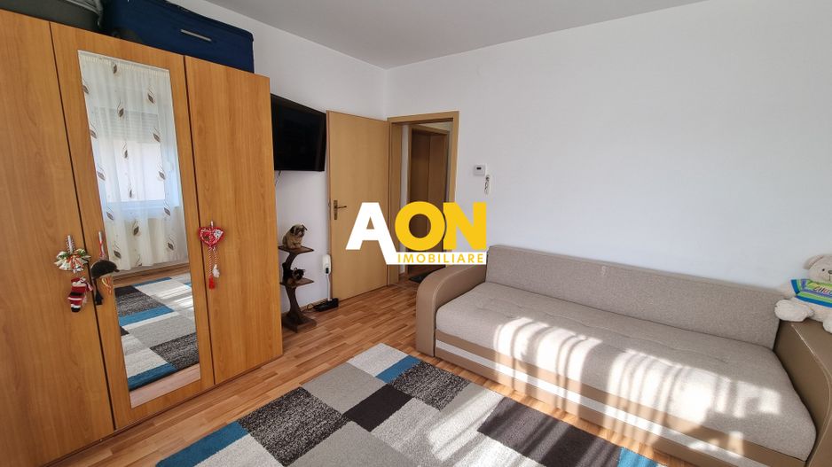 De vanzare apartament 3 camere, zona Kaufland, Cetate - Poză 6