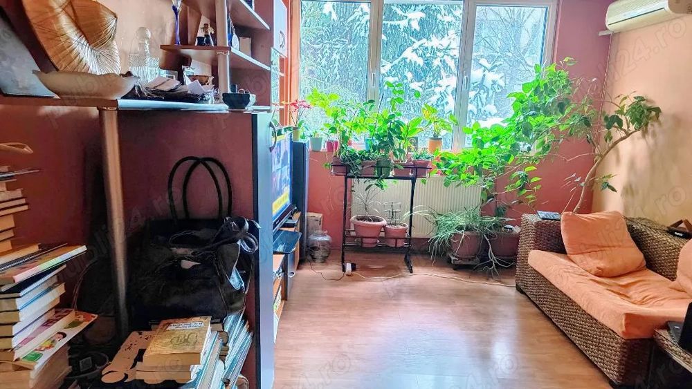 3 camere decomandat  Piata  Sudului - Poză 3