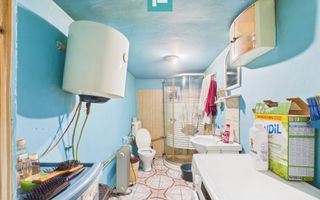 Casă cu 4 camere și 700 mp teren în Cermei - Poză 9