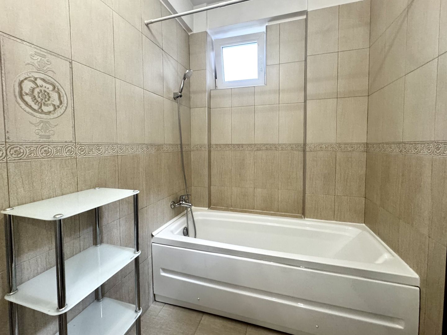 Apartment 2 camere, decomandat,  loc de parcare, Complexul Studențesc - Poză 14
