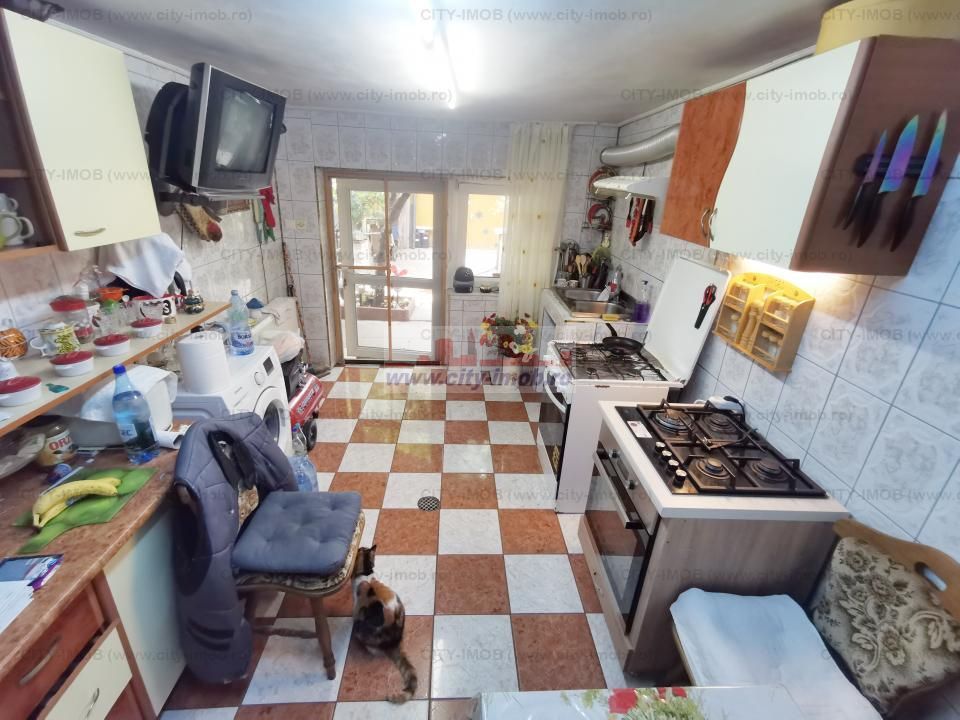 Vanzare casa Andronache - Poză 5