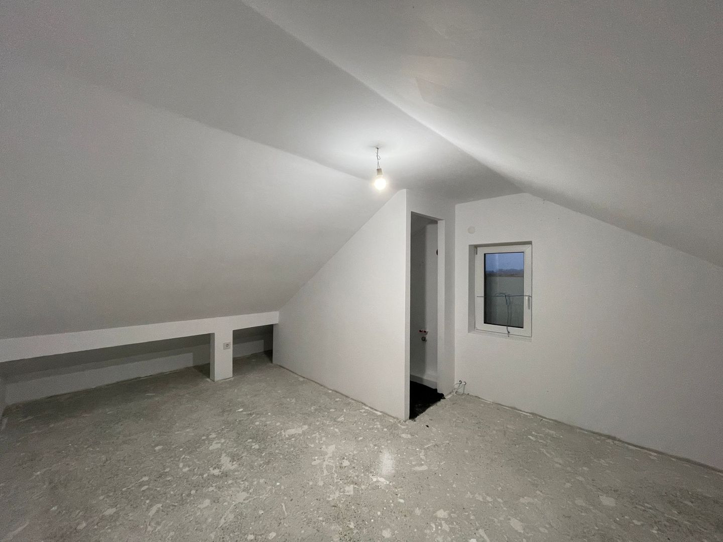 Duplex - 5 camere- 3 dormitoare- 147.900€ | Giarmata-Vii | - Poză 6