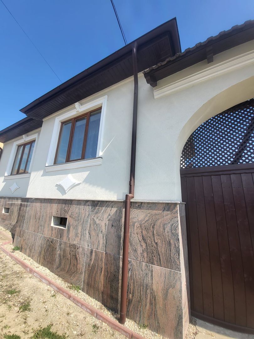CASA DE VANZARE IN CÂLNIC CU POSIBILITATE DE PLATA IN RATE - Poză 1